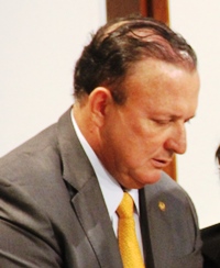 Adolfo Meneses foi o mais votado nas urnas de Barreiros, mas não apareceu por lá.