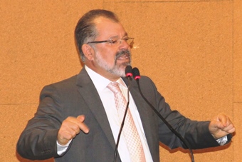 Nilo diz que racha com a bancada não quer dizer que atingirá relação com governador Rui Costa.