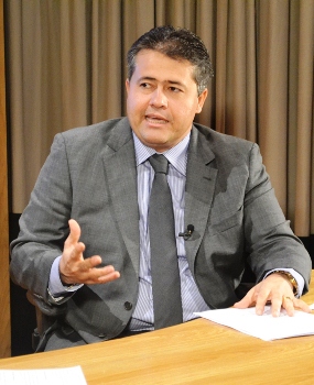 Para o deputado é inadmissível o pais da "Pátria Educadora e um Estado onde o Governo já demonstrou que Educação será prioridade está acontecendo isso.