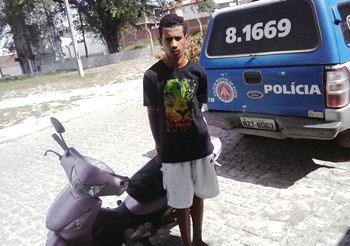 Mezenga disse que o autor do furto foi Nem de Bia, mas a Polícia não conseguiu localizar.