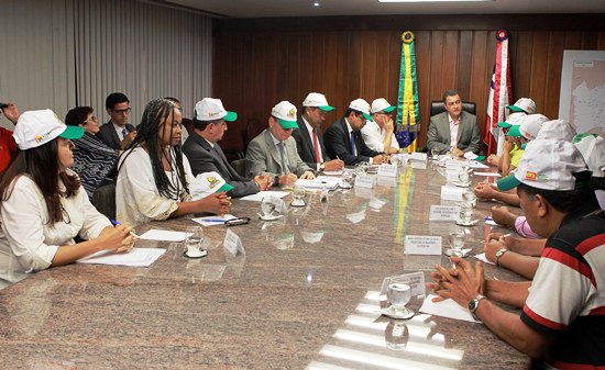Governador Rui Costa em reunião com secretários e representantes do movimento Grito da Terra da Federação dos Trabalhadores na Agricultura no Estado da Bahia (FETAG). Foto: Carla Ornelas/GOVBA