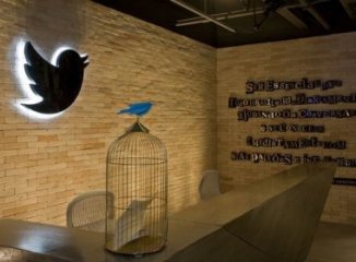 Salário de R$ 1.800,00, além de vale-refeição, vale-transporte e academia.