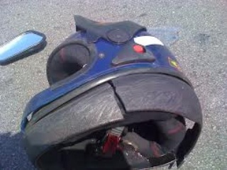 capacete rachado