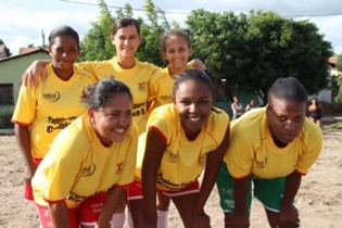 Futebol feminino também fez parte da programação.