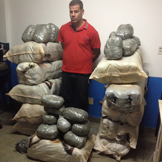 Homem levava toda droga dentro de um Corsa.