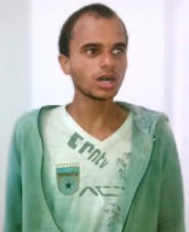 O suspeito que estava sem documentos, se identificou como Tárcio Souza dos Santos