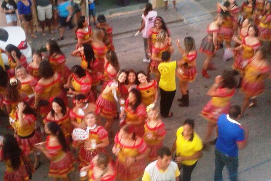 Bloco "As Charmosas" é formado apenas por mulheres.