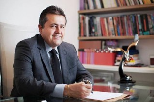 Alex foi eleito vice prefeito do município em 2012, dois anos depois chegou a Assembleia Legislativa