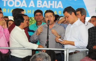 Alex disse saber que as estradas precárias não foram feitas por Wagner, e sim de governos anteriores.