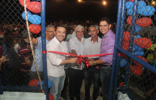 inauguração da quadra de anjos santaluz - foto-des- raimundo mascarenhas