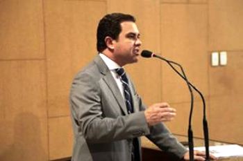 Tom pede a união de forças (situação e oposição) para ir a SSP para tentar solucionar a situação.