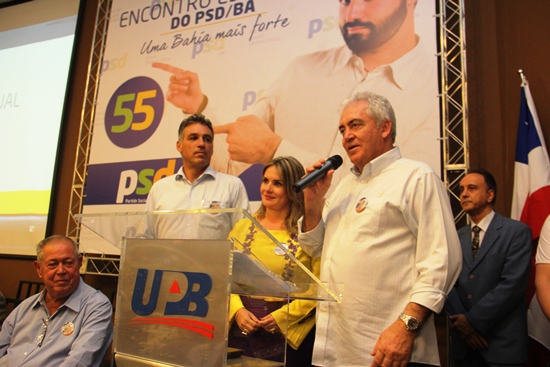 Otto e Guilherme empossam a primeira presidente da ala feminina do partido.