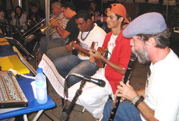 O Movimento da Quixabeira é cultura do samba de roda muito praticado no interior do Nordeste.