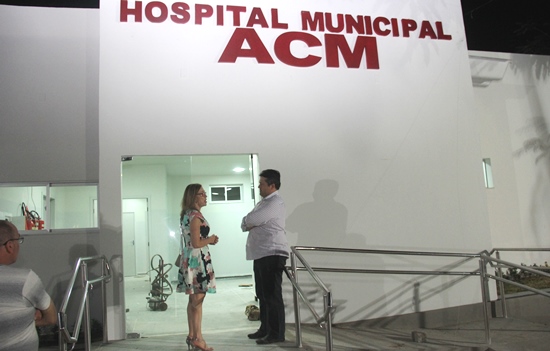 Prefeita convidou deputado Alex para conhecer as novas instalações.