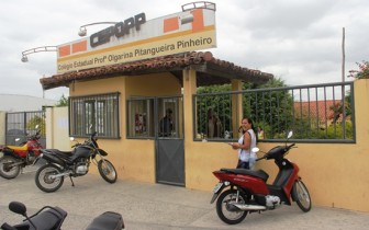 Colégio Olgarina vem com a mesma diretora desde que foi inaugurada há onze anos. A vice matutino Luzianne concorre ao cargo de diretora em chapa única.