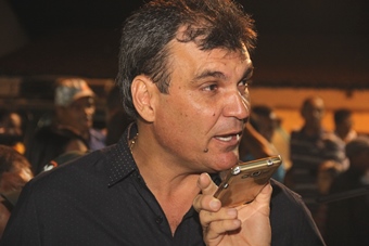 Júnior disse que esteve ausente da família durante oito anos, e está curtindo ao máximo agora seus filhos e deseja ver uma Santaluz sempre com esse ritimo de desenvolvimento que vem tendo a partir de seu mandato.