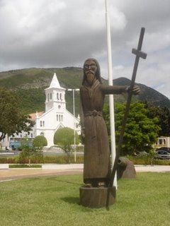 Estátua antes de ser danificada.