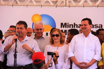 Alex da Piatã parabenizou as famílias beneficiadas.