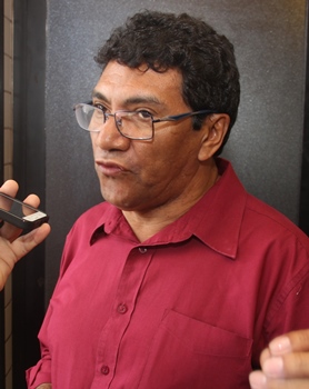 Zé Paulo deve tentar a sorte em outro partido, pois pelo PT disputou muita coisa e não conseguiu êxito em nenhuma disputa.
