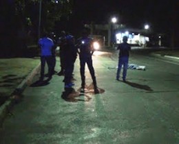 Idoso havia parado o caminhão para carimbar a nota fiscal.
