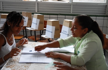 Urnas estarão disponíveis  nos três turnos.