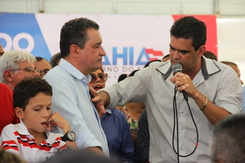 Prefeito disse que torce pelo fim da crise para que Rui faça um grande governo.