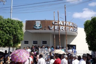 Corpo foi levado para a Câmara dos Vereadores na manhã desta sexta-feira (11)