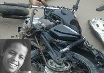 Menor morreu no local.