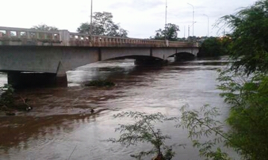 Ponte na BA 120 ligando Queimadas a Cansanção, Monte Santo, Itiúba e BRs 407 e 116 pode ser interditada.