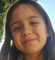 Menina pulou na frente do carro para salvar crianças de atropelamento