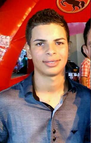 Jovem pode ter sido levado pela correnteza.