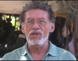 Pai não aceita que reza seja feita na escola de sua filha.