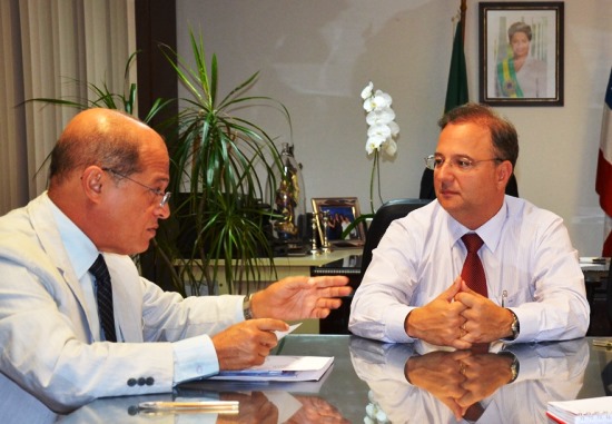 Deputado Joseildo durante audiência com Fábio Vilas Boas, secretário estadual de Saúde.