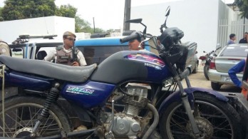 Moto que teria provocado o acidente foi apreendida.
