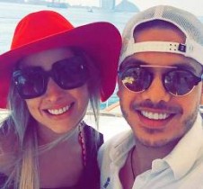 Wesley Safadão curte as férias em Dubai.