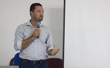 Prefeito de Serrinha e presidente do Consisal Osni Cardoso.