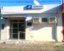 A PM segue em busca dos assaltantes.