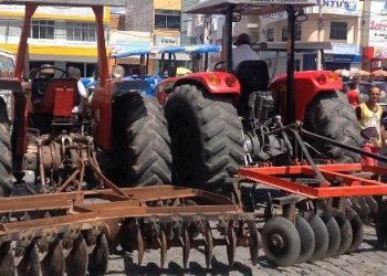 Coité: Prefeitura vai arar cerca de 4 mil tarefas de terra de agricultores