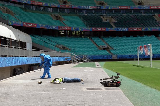 Corpo de Bombeiros e Polícia Militar da Bahia realizam uma simulação de segurança na Arena Fonte Nova, como parte do plano de segurança para as Olimpíadas 2016. Foto: Camila Souza/GOVBA