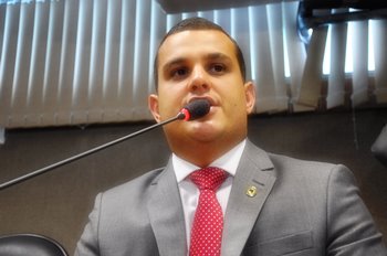 "É uma pena que nossas crianças tenham que pagar por toda essa crise"