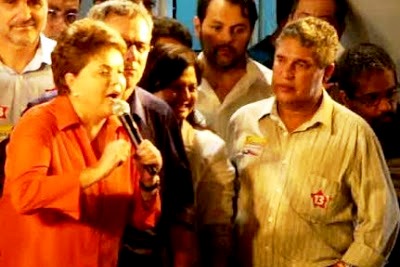 Rosemberg (a direta) em um dos atos de Dilma na Bahia