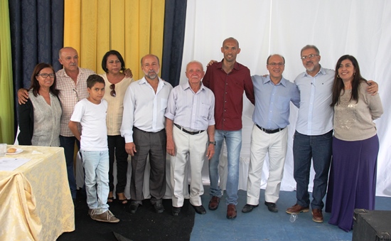 Os filhos de Zeca estão sempre ao seu lado e o tratam com muito orgulho e respeito