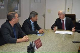 Gika tem visitado bastante o secretário Marcus Cavalcante