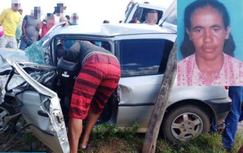 Ao ser resgatada do veículo, a idosa estava com a situação mais grave