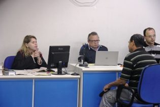 José dos Reis, pai da vítima foi o primeiro a ser interrogado pela promotora