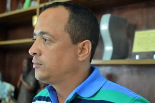 Rodrigo (PPS), vereador de primeiro mandato, diz que o atual gestor pouco investiu em saúde e educação.