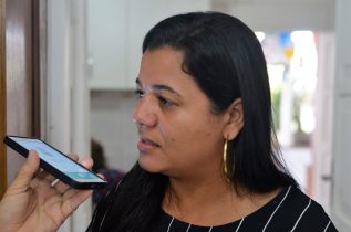 Vereadora diz que diante das dificuldades, a oposição acatou o novo nome.