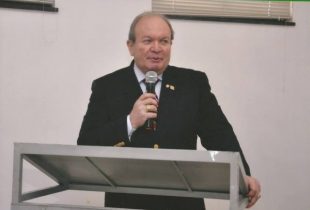 Carlos Lucena sofreu um acidente vascular cerebral
