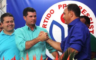 Assis em palanque oposto quatro anos depois, prometeu se empenhar ao máximo para devolver a gestão ao grupo que quer o bem de Nova Fátima | Foto: Raimundo Mascarenhas