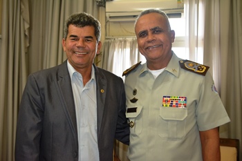 Gika saiu satisfeito com o comprometimento do coronel
